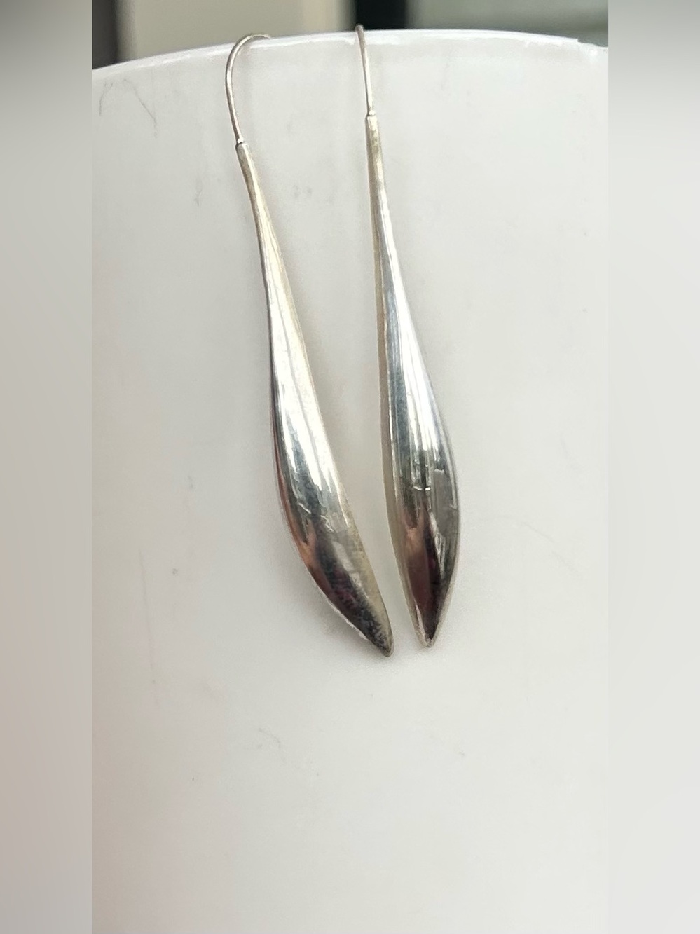 NWOT 925 Sterling Silver Leaf Drop Earrings - Sleek Silver